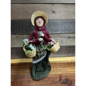BYERS CHOICE 1994 Caroler - The Cries of London "Flower Vendor Lady”